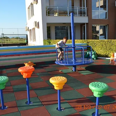 Sunny Island Apartamento Chernomorets